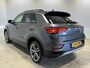Volkswagen T-Roc 1.0 TSI R-line | Navigatie / Apple Carplay / Android Auto | Stoelverwarming | PDC V+A incl. Park Pilot | LED | LMV 18''