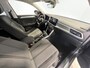 Volkswagen T-Roc 1.0 TSI R-line | Navigatie / Apple Carplay / Android Auto | Stoelverwarming | PDC V+A incl. Park Pilot | LED | LMV 18''