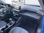 Peugeot 2008 100pk Allure Pack (Camera - Automatische Airco - i-cockpit - Navigatie - 17" - Apple Carplay - LED)