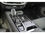 Volvo V60 T6 Recharge AWD Inscription - Sensus navigatie - Elektr. bedienbare bestuurderstoel - Verwarmbare voorstoelen & stuurwiel - Parkeersenoren achter - Achteruitrijcamera - Keyless - Cruise Control - Extra getint glas -  18 inch LMV