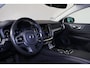 Volvo V60 T6 Recharge AWD Inscription - Sensus navigatie - Elektr. bedienbare bestuurderstoel - Verwarmbare voorstoelen & stuurwiel - Parkeersenoren achter - Achteruitrijcamera - Keyless - Cruise Control - Extra getint glas -  18 inch LMV
