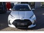 Toyota Yaris HYBRID 115 DYNAMIC APPLE/ANDROID 16"LMV STOEL/STUURVERW. PRIVACY-GLASS AD-CRUISE CAMERA