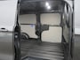 Ford Transit Custom 320 2.0 TDCI 170pk Automaat L2H1 Black Edition | BPM vrij! | Dubbele schuifdeur | Bijrijdersbank | Achteruitrijcamera | | 2 zitplaatsen rechtsvoor | Achteruitrijcamera | Apple Carplay/Android Auto|telefoonintegratie premium