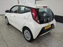 Toyota Aygo 1.0 VVT-i x-play 1e Eigenaar | Dealer Onderh | BTW | NAP | Camera | Navi | Carplay | Full Led | Start/Stop | Hill-Hold