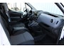 Peugeot Partner 120 1.6 BlueHDi 75 L1 Premium Pack | Incl. 12 maanden garantie | RVS imperiaal | Airco | Cruise control | Trekhaak | Elektrische ramen | Parkeersensoren | Tussenschot | Mistlampen voor | Schuifdeur rechts | Lat om lat betimmering |