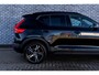 Volvo XC40 1.5 T2 R-Design | Achteruitrijcamera | Parkeersensoren | Trekhaak | Stoelverwarming | Navigatie | Apple Carplay | Android Auto | Elektrische Achterklep | Lichtmetalen Velgen 19 inch