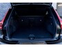 Volvo XC40 1.5 T2 R-Design | Achteruitrijcamera | Parkeersensoren | Trekhaak | Stoelverwarming | Navigatie | Apple Carplay | Android Auto | Elektrische Achterklep | Lichtmetalen Velgen 19 inch