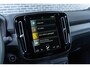 Volvo XC40 1.5 T2 R-Design | Achteruitrijcamera | Parkeersensoren | Trekhaak | Stoelverwarming | Navigatie | Apple Carplay | Android Auto | Elektrische Achterklep | Lichtmetalen Velgen 19 inch