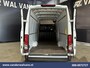 IVECO Daily 35S16 2.3 157pk L3H2 Euro6 Airco | Parkeersensoren | 3500kg trekvermogen Bijrijdersbank