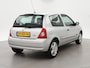 Renault Clio 1.6-16V 3-DEURS 107 PK COMMUNITY + AIRCO | LMV | ORIG. NL