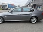 BMW 3-Serie 325i High Executive | 1E EIGENAAR | 12MND GARANTIE | XENON | LEDER | CLIMA | STOELVERW. |