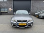 BMW 3-Serie 325i High Executive | 1E EIGENAAR | 12MND GARANTIE | XENON | LEDER | CLIMA | STOELVERW. |