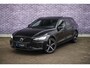 Volvo V60 2.0 T6 Plug-in hybrid AWD Ultra Dark | Schuif-/kanteldak | Head Up Display | Donker Glas | Sportstoelen | Power Seats | Harman Kardon |