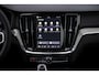 Volvo V60 2.0 T6 Plug-in hybrid AWD Ultra Dark | Schuif-/kanteldak | Head Up Display | Donker Glas | Sportstoelen | Power Seats | Harman Kardon |