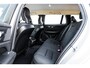 Volvo V60 2.0 B3 Momentum Advantage | Adaptieve Cruise Control | Parkeercamera | Stoel-/Stuurverwarming | Navigatie | Apple CarPlay & Android Auto | 17" Lichtmetalen Velgen |