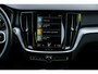 Volvo V60 2.0 B3 Momentum Advantage | Adaptieve Cruise Control | Parkeercamera | Stoel-/Stuurverwarming | Navigatie | Apple CarPlay & Android Auto | 17" Lichtmetalen Velgen |