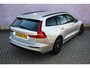Volvo V60 2.0 B3 Momentum Advantage | Adaptieve Cruise Control | Parkeercamera | Stoel-/Stuurverwarming | Navigatie | Apple CarPlay & Android Auto | 17" Lichtmetalen Velgen |