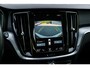 Volvo V60 2.0 B3 Momentum Advantage | Adaptieve Cruise Control | Parkeercamera | Stoel-/Stuurverwarming | Navigatie | Apple CarPlay & Android Auto | 17" Lichtmetalen Velgen |