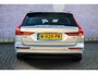 Volvo V60 2.0 B3 Momentum Advantage | Adaptieve Cruise Control | Parkeercamera | Stoel-/Stuurverwarming | Navigatie | Apple CarPlay & Android Auto | 17" Lichtmetalen Velgen |