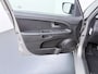 Kia Venga 1.4 CVVT ExecutiveLine - Cruise Control - Stoelverwarming - Elektrisch Glazen Panoramadak - Navigatie - Virena Zekerheidspakket €895
