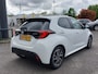 Toyota Yaris 1.5 Hybrid Dynamic | Apple Carplay+Android Auto | Clima | Adap.Cruise | Led Koplampen | Rijstrook+Licht+Regensensor | Achteruitrijcamera | Stoelverwarming | Mistlampen | Privacy Glass |16''lm