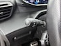 Peugeot e-2008 EV GT 50 kWh 136pk Automaat | Accu 99% | Navigatie | Achteruitrijcamera | Keyless Entry/Start | Verwarmde Voorstoelen | Apple Carplay/Android Auto |