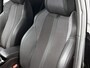 Peugeot e-2008 EV GT 50 kWh 136pk Automaat | Accu 99% | Navigatie | Achteruitrijcamera | Keyless Entry/Start | Verwarmde Voorstoelen | Apple Carplay/Android Auto |