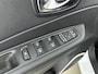 Renault Captur 0.9 TCe Limited | Apple Carplay & Android Auto | Airco | Cruise Control | Navigatie | Stoelverwarming | Lichtmetalen Velgen 16" |