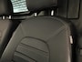 Volkswagen Crafter 35 2.0 TDI L3H2 Highline 140 PK | Trekhaak | Imperiaal | Parkeercamera | Leder | LED koplampen | Parkeer assist |