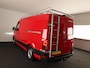 Volkswagen Crafter 35 2.0 TDI L3H2 Highline 140 PK | Trekhaak | Imperiaal | Parkeercamera | Leder | LED koplampen | Parkeer assist |