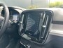 Volvo XC40 1.5 T3 Momentum Pro | Trekhaak | Camera | Cruise Control | Apple Carplay | 18" | Elektrische achterklep |