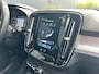Volvo XC40 1.5 T3 Momentum Pro | Trekhaak | Camera | Cruise Control | Apple Carplay | 18" | Elektrische achterklep |