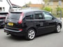 Ford C-Max 1.8-16V Trend Airco, licht metalen velgen, cruise controle, trekhaak, enz.