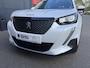 Peugeot 2008 130pk Allure Pack (Camera - Stoelverwarming - Keyless Entry - LED - Parkeersensoren V+A - Automatische Airco - 3D Cockpit - Navigatie - Apple Carplay)