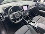 Volvo EX40 Single Motor Extended Range Plus 82 kWh | Trekhaak | All-seasons | Pilot Assist | Camera | Harman/Kardon | Stoel & stuurverwarming |