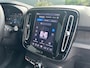 Volvo EX40 Single Motor Extended Range Plus 82 kWh | Trekhaak | All-seasons | Pilot Assist | Camera | Harman/Kardon | Stoel & stuurverwarming |