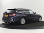 BMW 3-Serie 318i Luxury Line | Sportstoelen | Leder | Carplay | Live Cockpit | Sfeerverlichting | Trekhaak | Parkeerhulp | Climate control | Full LED | Cruise control | Bluetooth