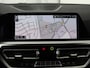 BMW 3-Serie 318i Luxury Line | Sportstoelen | Leder | Carplay | Live Cockpit | Sfeerverlichting | Trekhaak | Parkeerhulp | Climate control | Full LED | Cruise control | Bluetooth
