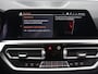 BMW 3-Serie 318i Luxury Line | Sportstoelen | Leder | Carplay | Live Cockpit | Sfeerverlichting | Trekhaak | Parkeerhulp | Climate control | Full LED | Cruise control | Bluetooth