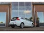 Volvo V40 2.0 D2 Momentum | NL auto | Sportstuur | Cruise control | Bluetooth | Navigatie | Climate control | Stoelverwarming | 17 inch | Origineel | Parkeersensoren | Trekhaak