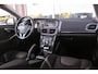 Volvo V40 2.0 D2 Momentum | NL auto | Sportstuur | Cruise control | Bluetooth | Navigatie | Climate control | Stoelverwarming | 17 inch | Origineel | Parkeersensoren | Trekhaak