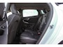 Volvo V40 2.0 D2 Momentum | NL auto | Sportstuur | Cruise control | Bluetooth | Navigatie | Climate control | Stoelverwarming | 17 inch | Origineel | Parkeersensoren | Trekhaak