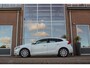 Volvo V40 2.0 D2 Momentum | NL auto | Sportstuur | Cruise control | Bluetooth | Navigatie | Climate control | Stoelverwarming | 17 inch | Origineel | Parkeersensoren | Trekhaak
