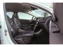 Volvo V40 2.0 D2 Momentum | NL auto | Sportstuur | Cruise control | Bluetooth | Navigatie | Climate control | Stoelverwarming | 17 inch | Origineel | Parkeersensoren | Trekhaak