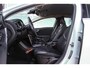 Volvo V40 2.0 D2 Momentum | NL auto | Sportstuur | Cruise control | Bluetooth | Navigatie | Climate control | Stoelverwarming | 17 inch | Origineel | Parkeersensoren | Trekhaak