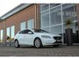 Volvo V40 2.0 D2 Momentum | NL auto | Sportstuur | Cruise control | Bluetooth | Navigatie | Climate control | Stoelverwarming | 17 inch | Origineel | Parkeersensoren | Trekhaak