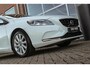 Volvo V40 2.0 D2 Momentum | NL auto | Sportstuur | Cruise control | Bluetooth | Navigatie | Climate control | Stoelverwarming | 17 inch | Origineel | Parkeersensoren | Trekhaak