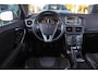 Volvo V40 2.0 D2 Momentum | NL auto | Sportstuur | Cruise control | Bluetooth | Navigatie | Climate control | Stoelverwarming | 17 inch | Origineel | Parkeersensoren | Trekhaak