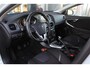 Volvo V40 2.0 D2 Momentum | NL auto | Sportstuur | Cruise control | Bluetooth | Navigatie | Climate control | Stoelverwarming | 17 inch | Origineel | Parkeersensoren | Trekhaak