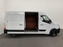 Renault Master T35 2.3 dCi L2H2 130PK Airco Cruise Control Navigatie Parkeersensoren 2-zits